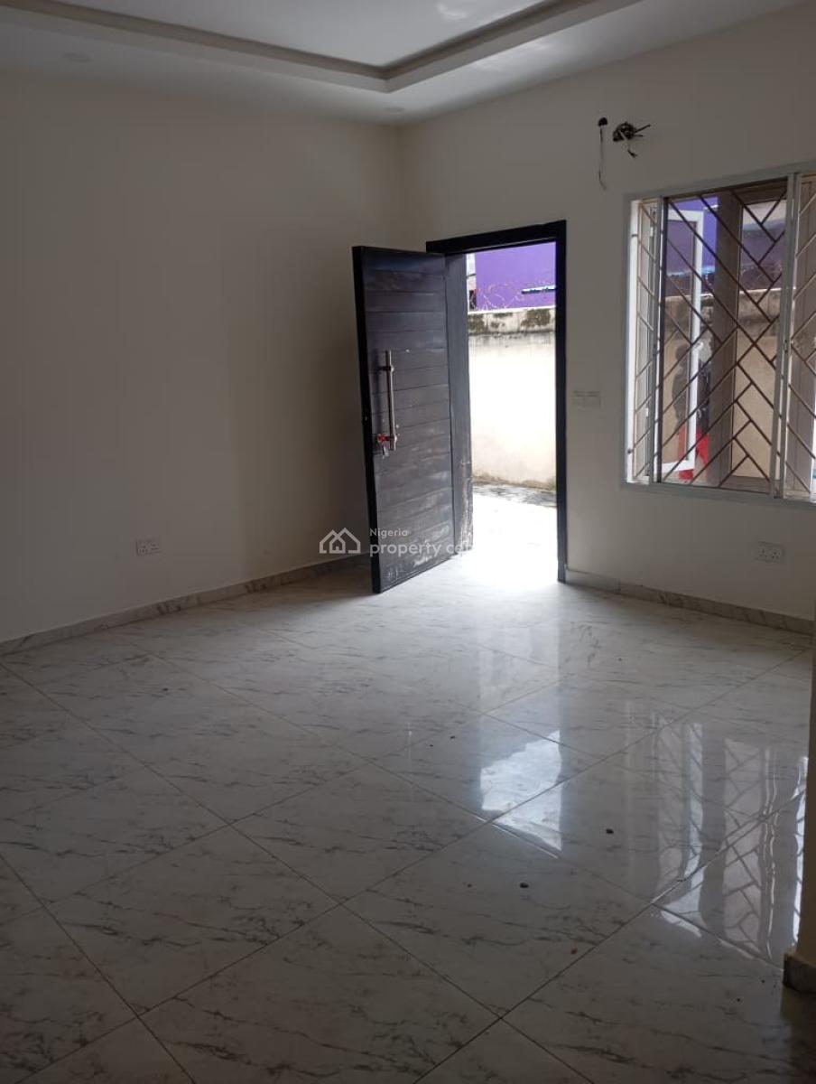 3 Bedroom Flat in a Secured Estate, Lekki Phase 1, Lekki, Lagos, Flat / Apartment for Rent