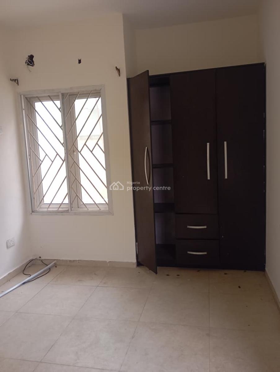 3 Bedroom Flat in a Secured Estate, Lekki Phase 1, Lekki, Lagos, Flat / Apartment for Rent