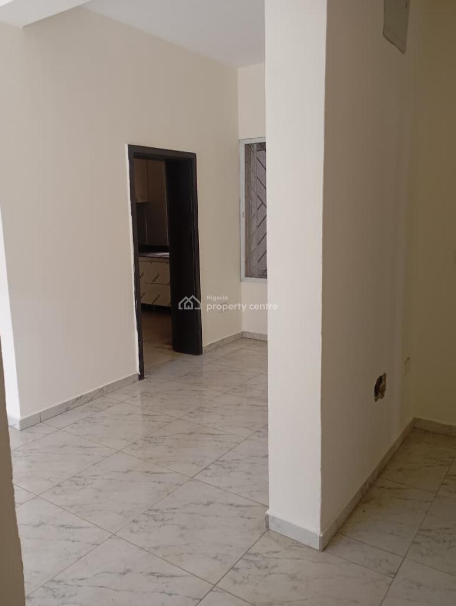 3 Bedroom Flat in a Secured Estate, Lekki Phase 1, Lekki, Lagos, Flat / Apartment for Rent