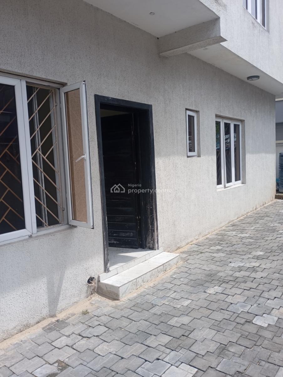 3 Bedroom Flat in a Secured Estate, Lekki Phase 1, Lekki, Lagos, Flat / Apartment for Rent