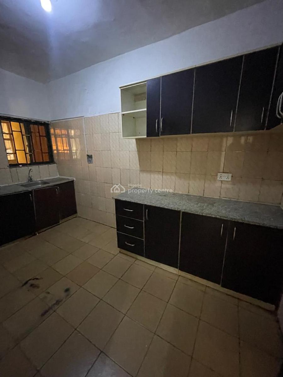 Spacious 3 Bedroom, Utako, Abuja, Flat / Apartment for Rent