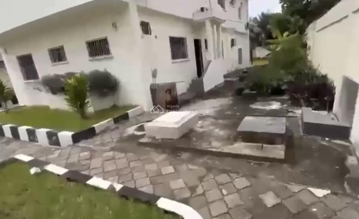 5 Bedroom House with 3-room Bq., Vgc, Lekki, Lagos, Detached Duplex for Rent