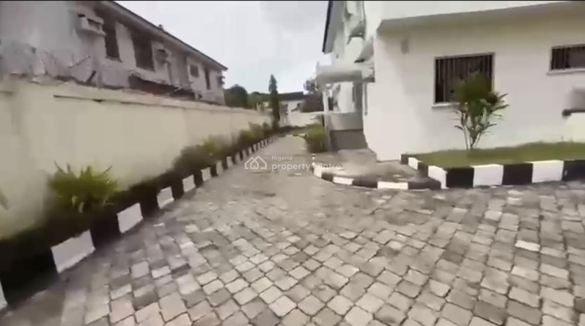5 Bedroom House with 3-room Bq., Vgc, Lekki, Lagos, Detached Duplex for Rent