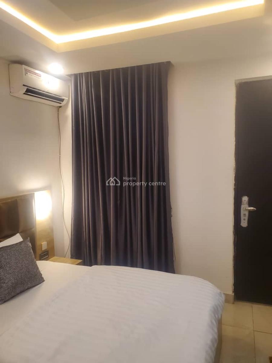 Elite 1-bedroom Apartment with Refined Interiors, 15minutee Drive to International Airport, Ikeja, Lagos, Flat / Apartment Short Let