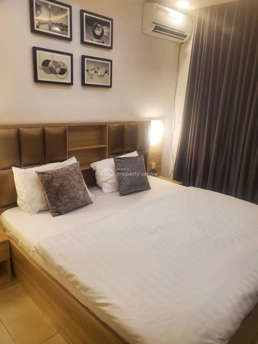 Elite 1-bedroom Apartment with Refined Interiors, 15minutee Drive to International Airport, Ikeja, Lagos, Flat / Apartment Short Let