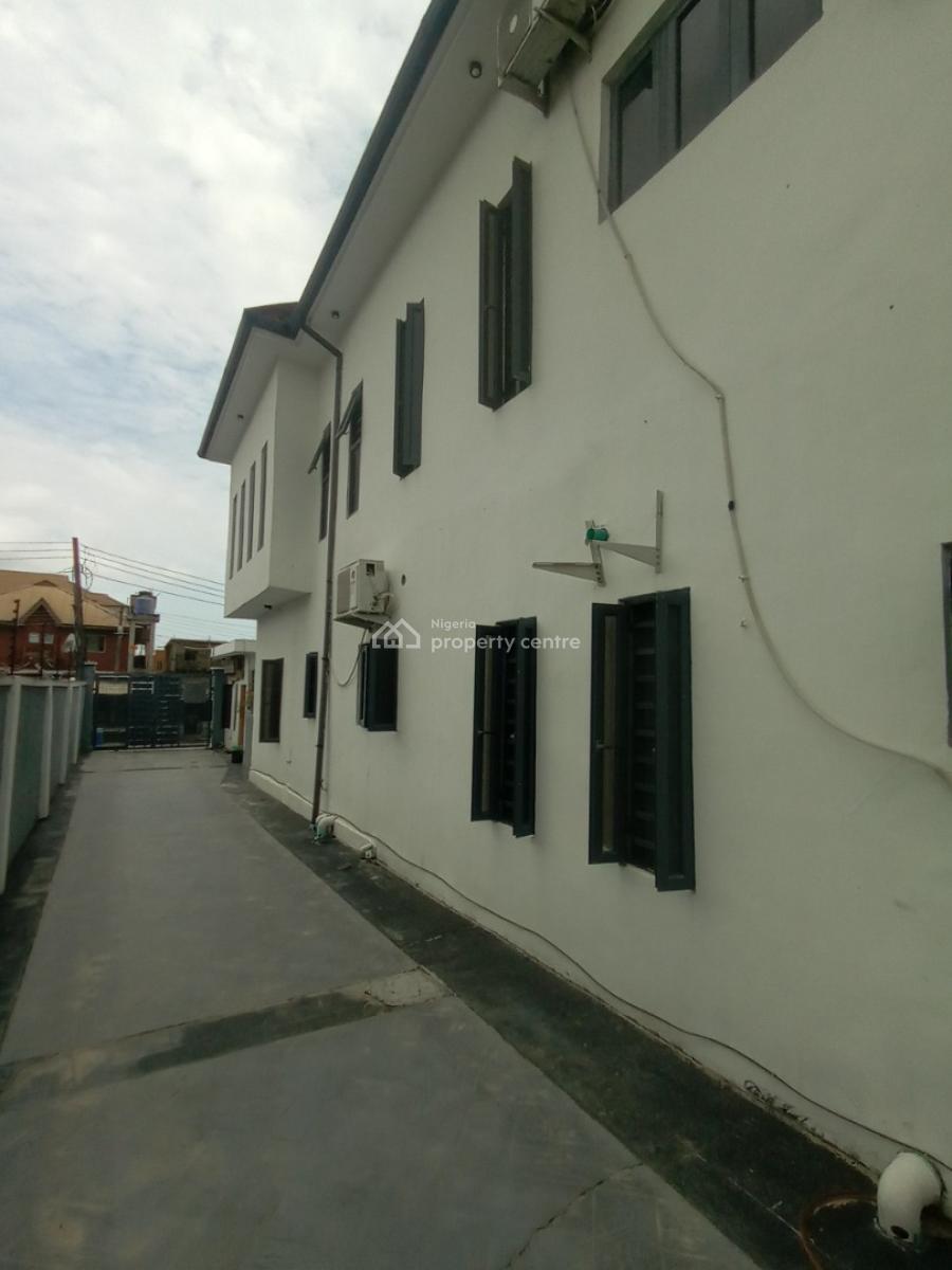 2 Bedroom Flat, Mobil Road, Ilaje, Ajah, Lagos, Flat / Apartment for Rent