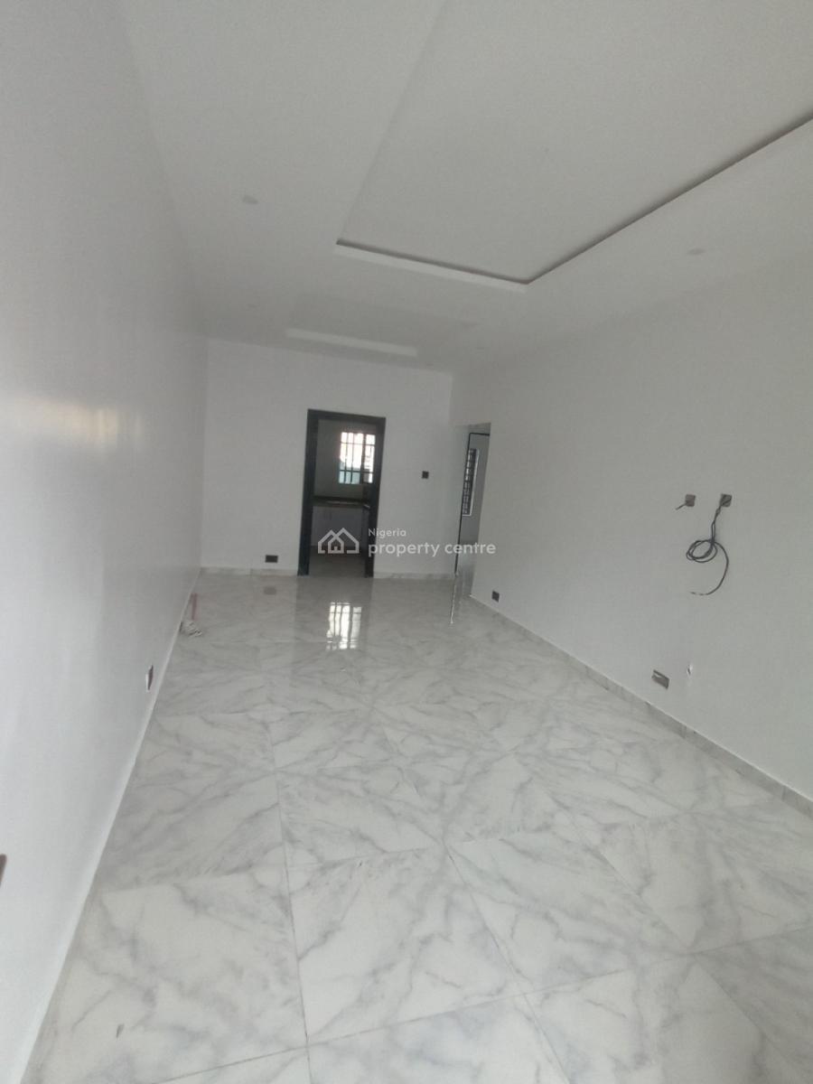2 Bedroom Flat, Mobil Road, Ilaje, Ajah, Lagos, Flat / Apartment for Rent