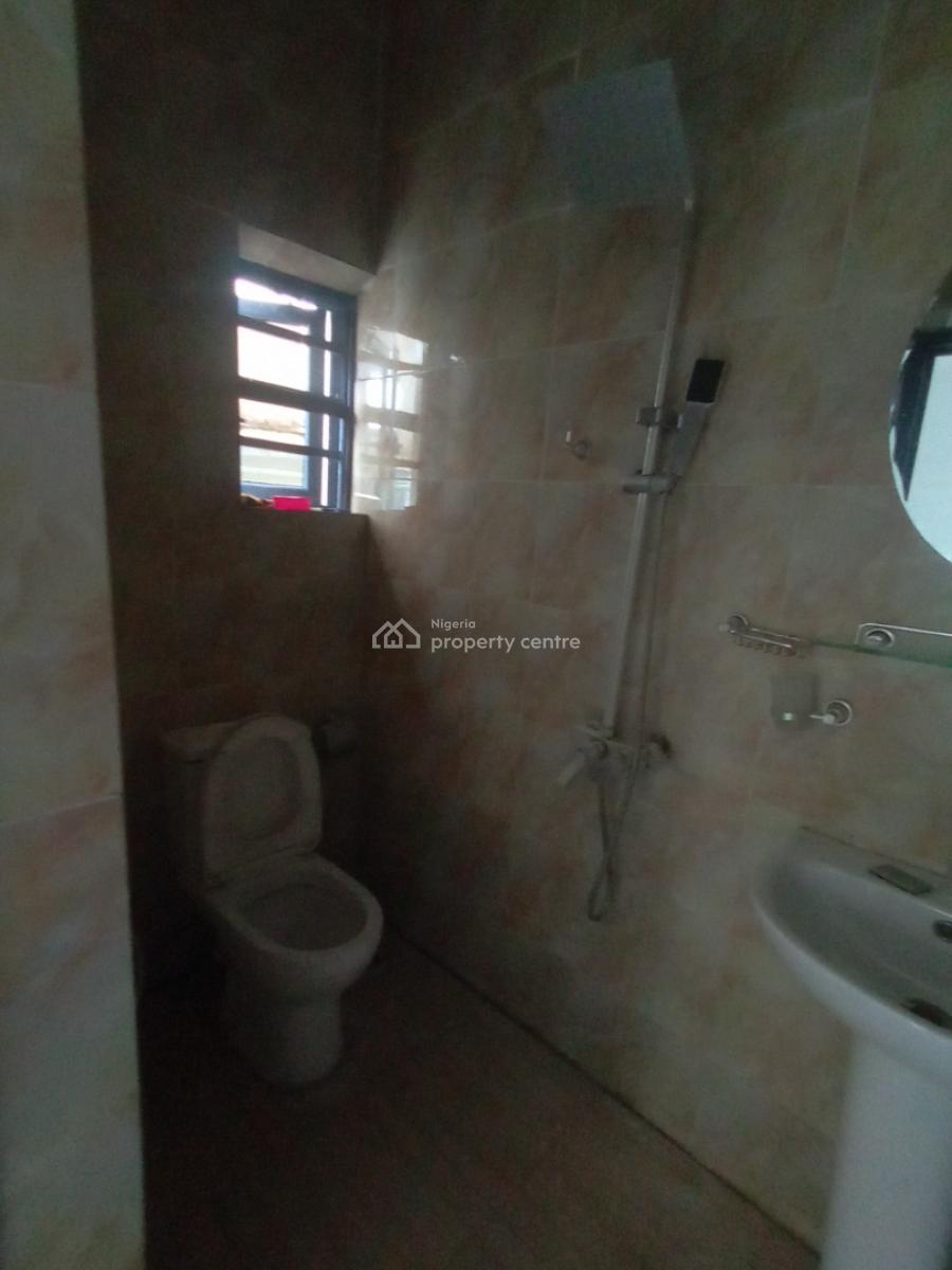 2 Bedroom Flat, Mobil Road, Ilaje, Ajah, Lagos, Flat / Apartment for Rent