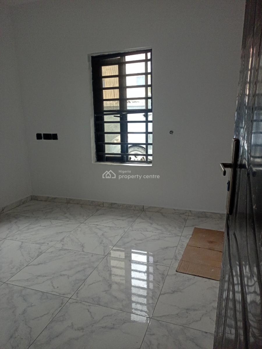 2 Bedroom Flat, Mobil Road, Ilaje, Ajah, Lagos, Flat / Apartment for Rent
