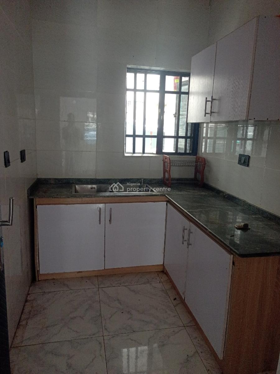 2 Bedroom Flat, Mobil Road, Ilaje, Ajah, Lagos, Flat / Apartment for Rent