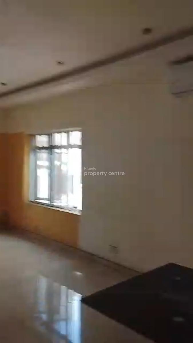 Executive Spacious 3 Bedroom Apartment with Servant Quarters, Shonibare Estate, Ikeja Gra, Ikeja, Lagos, Flat / Apartment for Rent