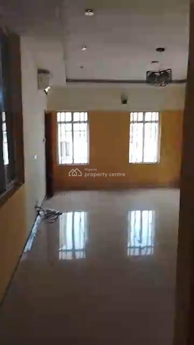 Executive Spacious 3 Bedroom Apartment with Servant Quarters, Shonibare Estate, Ikeja Gra, Ikeja, Lagos, Flat / Apartment for Rent