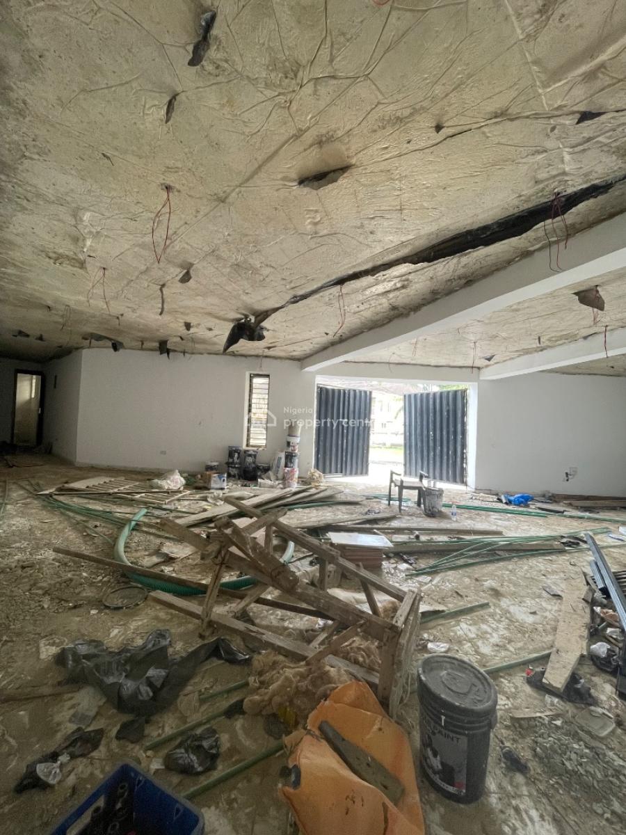100sqm Shop Good for Gym, Supermarket Unisex Salon and More, 5mins Drive From Abraham Adesanya Bus Stop, Ajah, Lagos, Shop for Sale