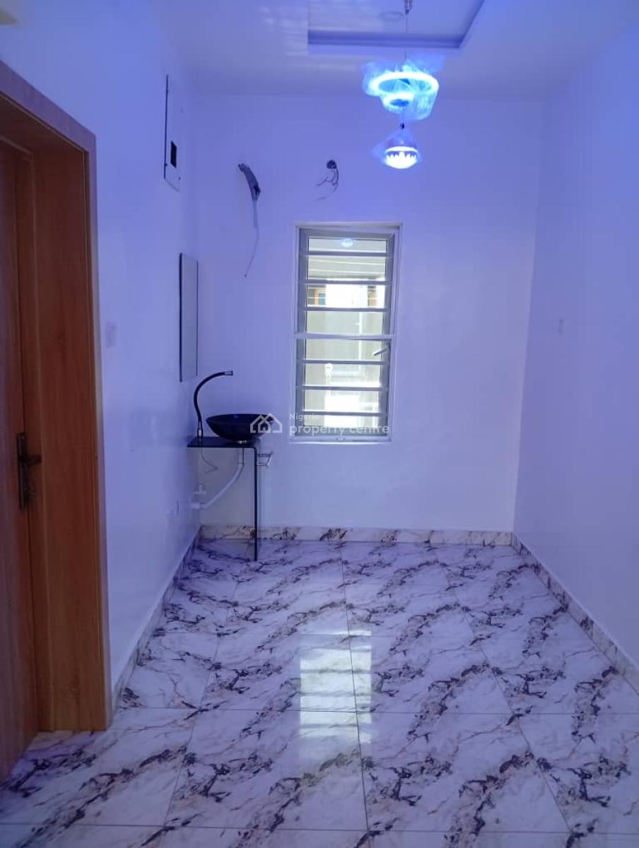 Luxurious 2 Bedroom Apartment, Barracuda Beach Road, Abraham Adesanya Estate, Ajah, Lagos, Flat / Apartment for Rent