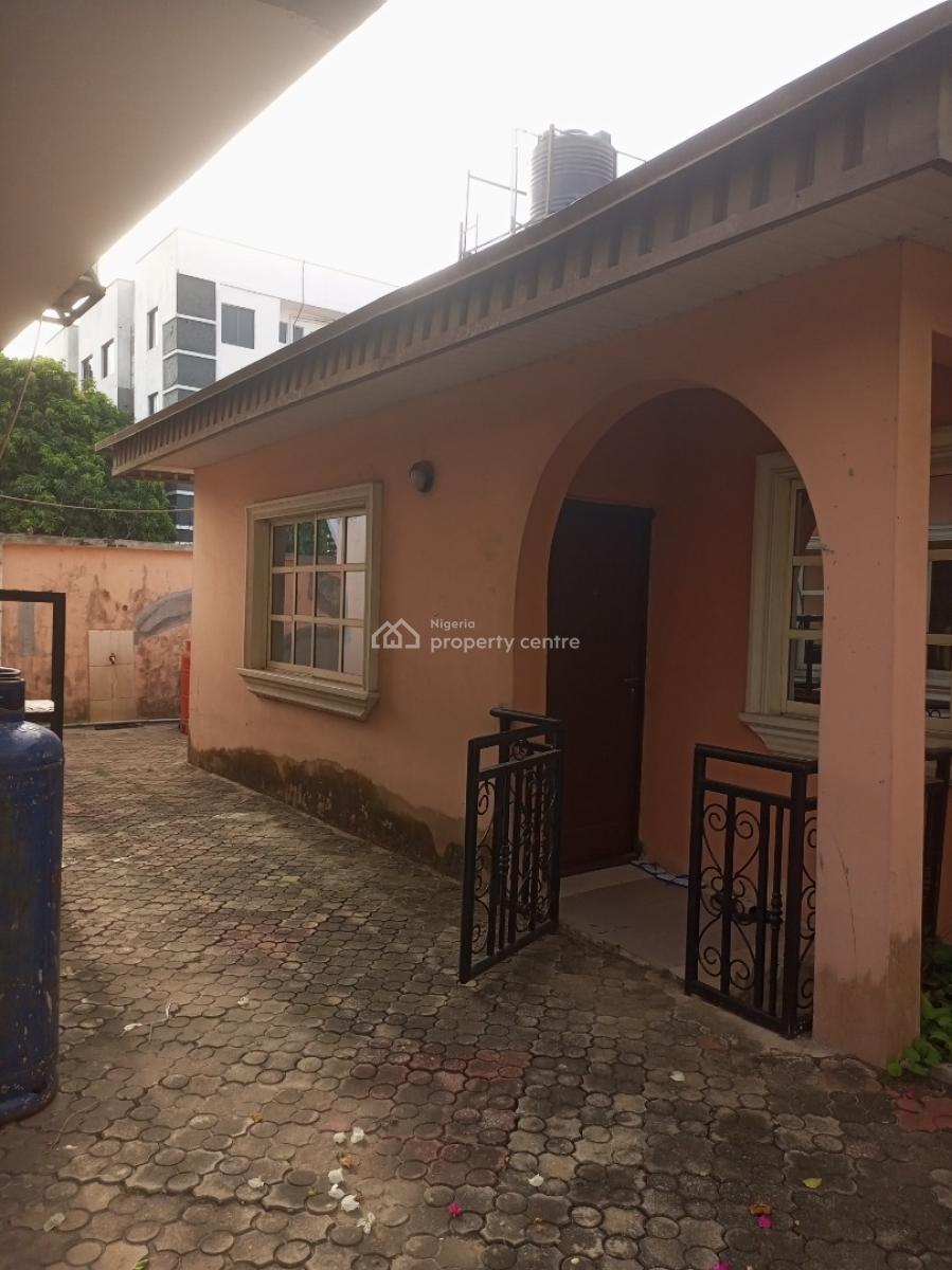 One Bedroom Apartment, Off Adewunmi Adebimpe Street, Lekki Phase 1, Lekki, Lagos, Flat / Apartment for Rent