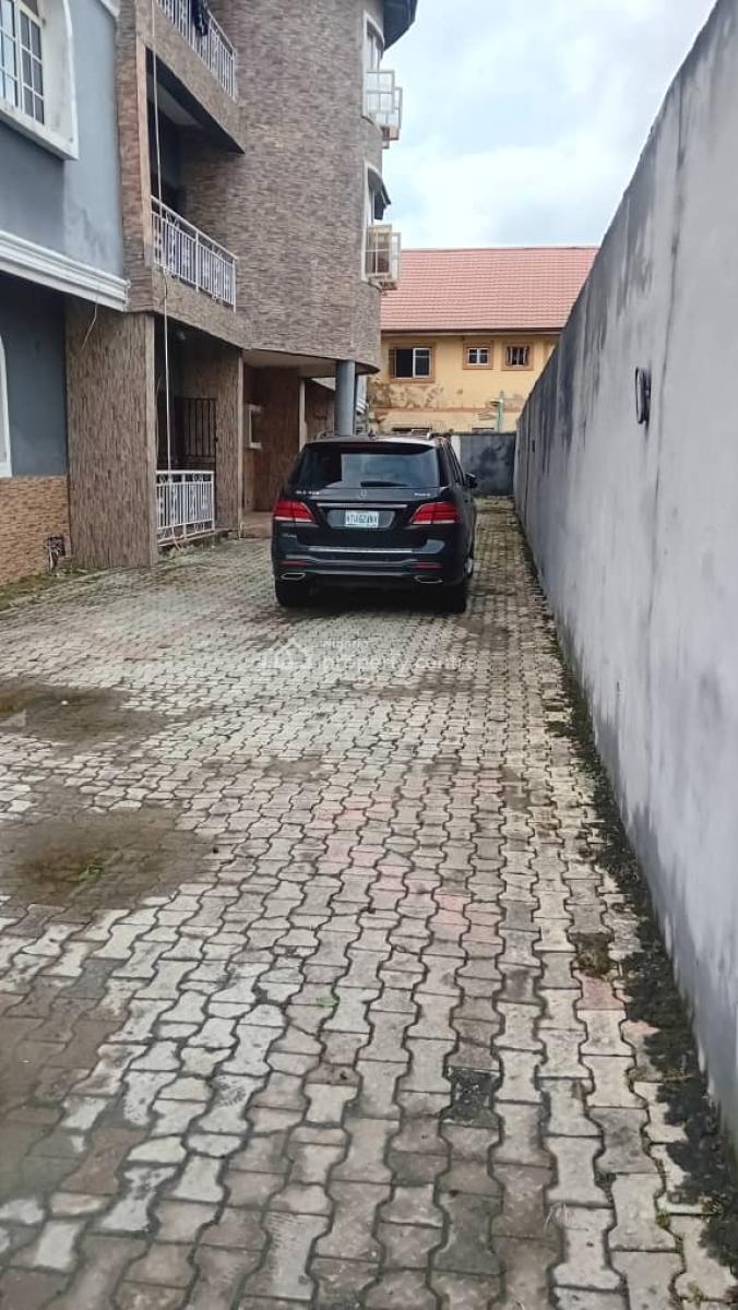 3 Bedroom Flat in a Block of 6 (middle Floor), Salem, Lekki Phase 1. Title: Deed of Assignment, Ikate, Lekki, Lagos, Flat / Apartment for Sale