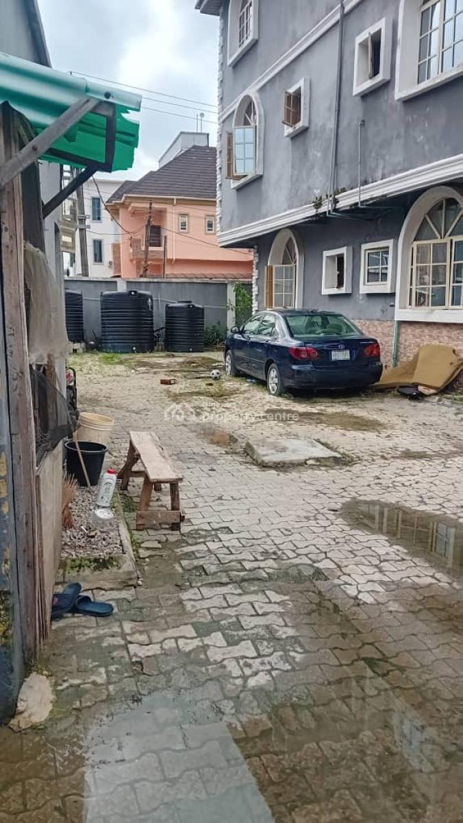 3 Bedroom Flat in a Block of 6 (middle Floor), Salem, Lekki Phase 1. Title: Deed of Assignment, Ikate, Lekki, Lagos, Flat / Apartment for Sale