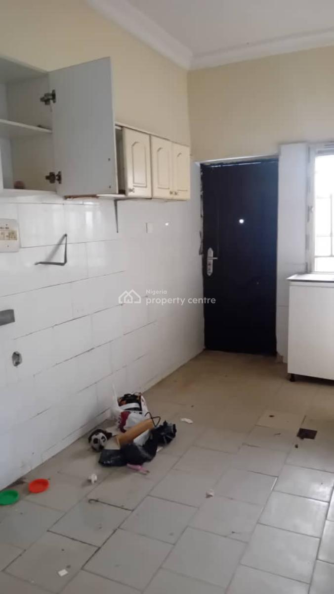3 Bedroom Flat in a Block of 6 (middle Floor), Salem, Lekki Phase 1. Title: Deed of Assignment, Ikate, Lekki, Lagos, Flat / Apartment for Sale