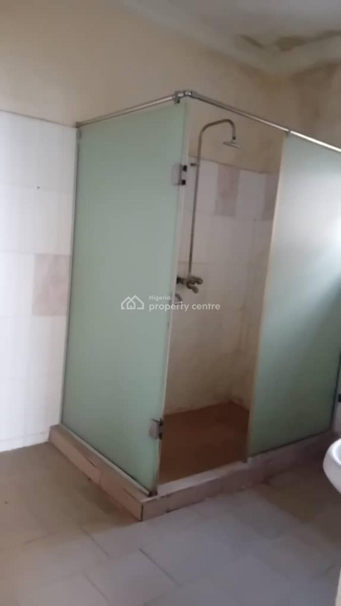 3 Bedroom Flat in a Block of 6 (middle Floor), Salem, Lekki Phase 1. Title: Deed of Assignment, Ikate, Lekki, Lagos, Flat / Apartment for Sale