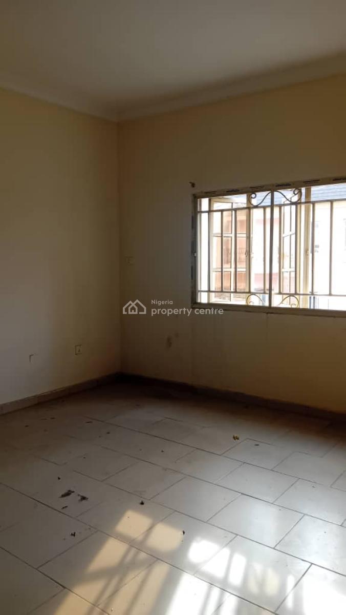 3 Bedroom Flat in a Block of 6 (middle Floor), Salem, Lekki Phase 1. Title: Deed of Assignment, Ikate, Lekki, Lagos, Flat / Apartment for Sale