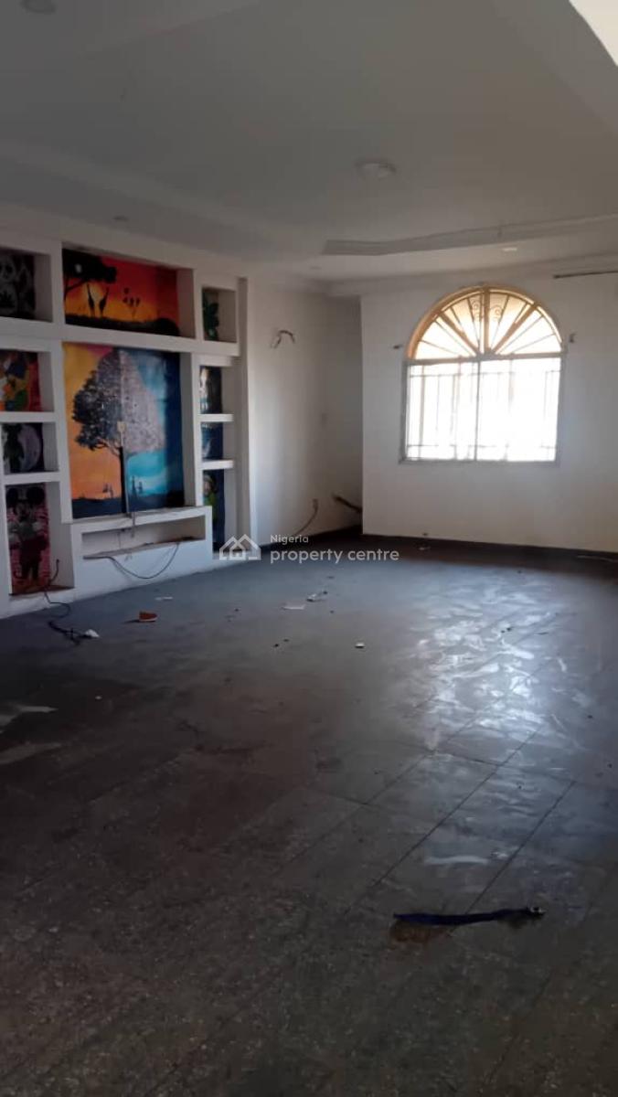 3 Bedroom Flat in a Block of 6 (middle Floor), Salem, Lekki Phase 1. Title: Deed of Assignment, Ikate, Lekki, Lagos, Flat / Apartment for Sale