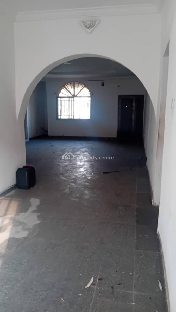 3 Bedroom Flat in a Block of 6 (middle Floor), Salem, Lekki Phase 1. Title: Deed of Assignment, Ikate, Lekki, Lagos, Flat / Apartment for Sale