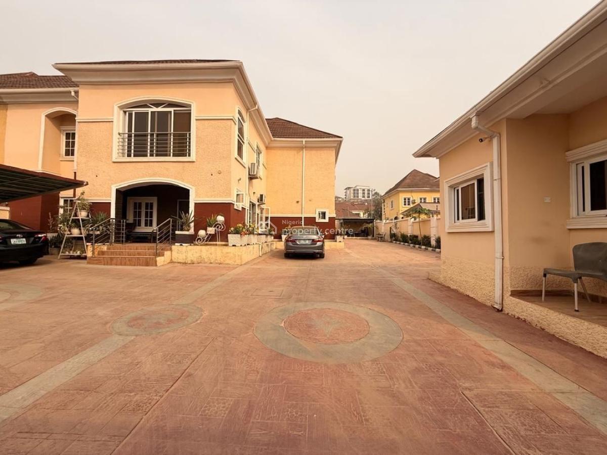 5 Bedrooms Duplex 2 Living +bq, Guzape District, Abuja, Detached Duplex for Sale