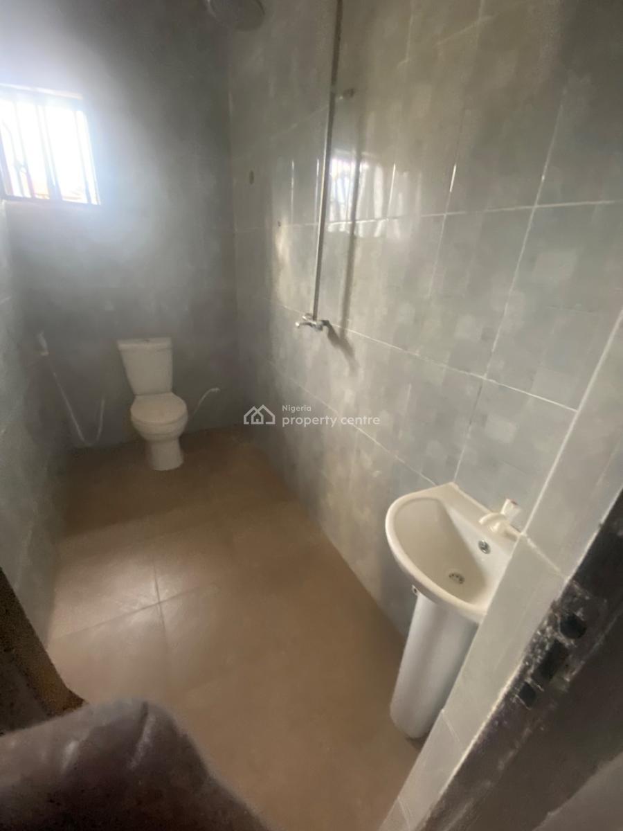 a Lovely 3 Bedroom Apartment, Willtop Estate , Omitoro, Ikorodu, Lagos, Flat / Apartment for Rent