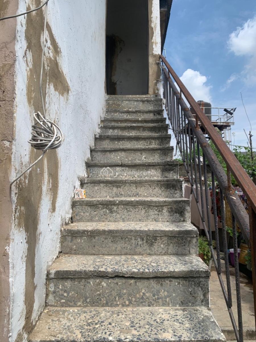 3 Bedroom Upstairs Back Flat, Natufe/surulere/lagos, Animashaun, Surulere, Lagos, Flat / Apartment for Rent