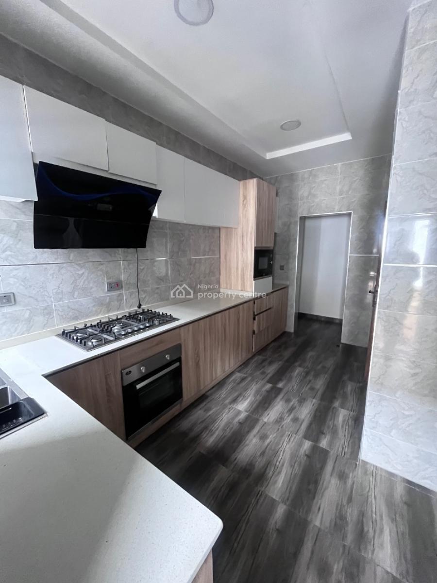 a Very Nice 3-bedroom Apartment, U 3 Estate  Lekki Right Lagos, Lekki Phase 1, Lekki, Lagos, Flat / Apartment for Rent