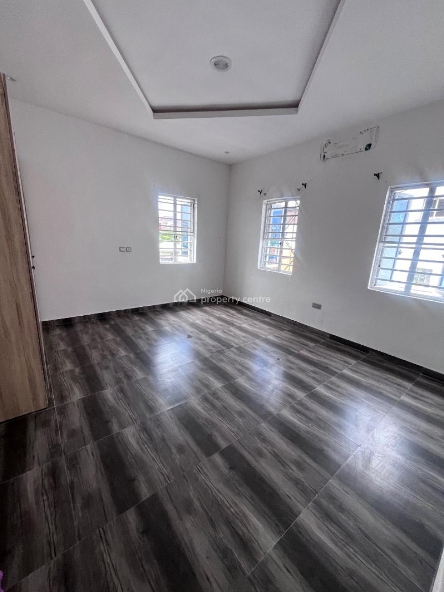 a Very Nice 3-bedroom Apartment, U 3 Estate  Lekki Right Lagos, Lekki Phase 1, Lekki, Lagos, Flat / Apartment for Rent