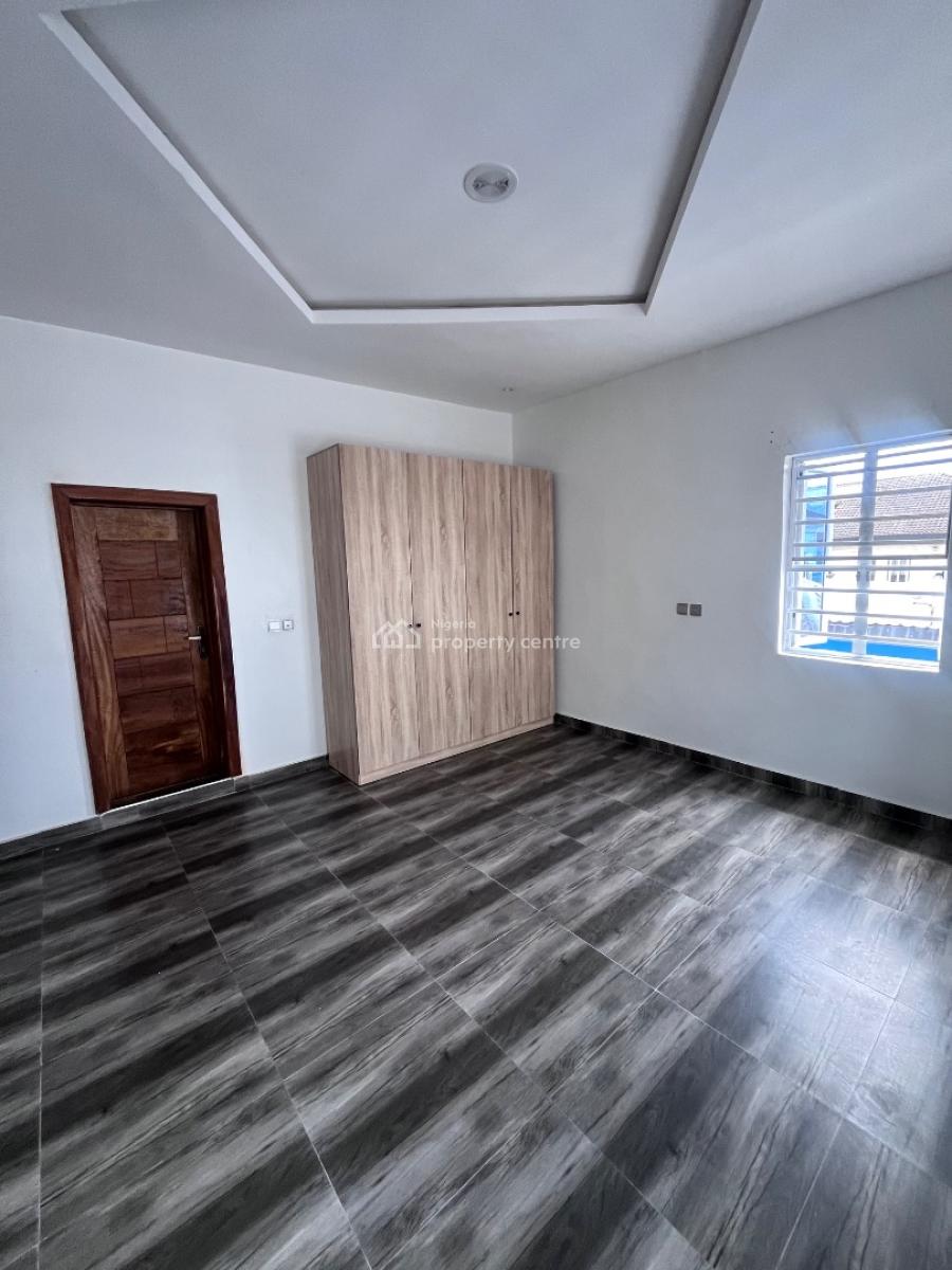 a Very Nice 3-bedroom Apartment, U 3 Estate  Lekki Right Lagos, Lekki Phase 1, Lekki, Lagos, Flat / Apartment for Rent