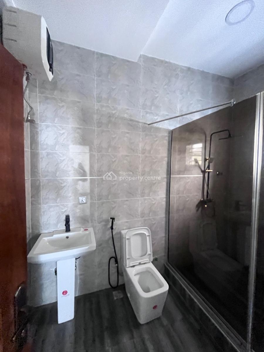 a Very Nice 3-bedroom Apartment, U 3 Estate  Lekki Right Lagos, Lekki Phase 1, Lekki, Lagos, Flat / Apartment for Rent