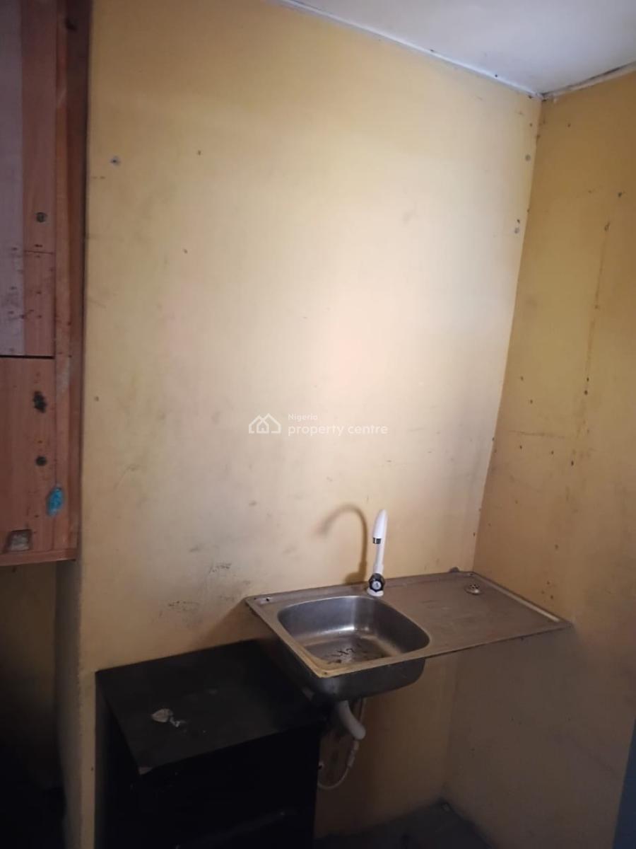 Decent Portable 2 Bedroom Upstairs, Abiodun Odeseye Street, Harmony Estate Gbagada, Ifako, Gbagada, Lagos, Flat / Apartment for Rent