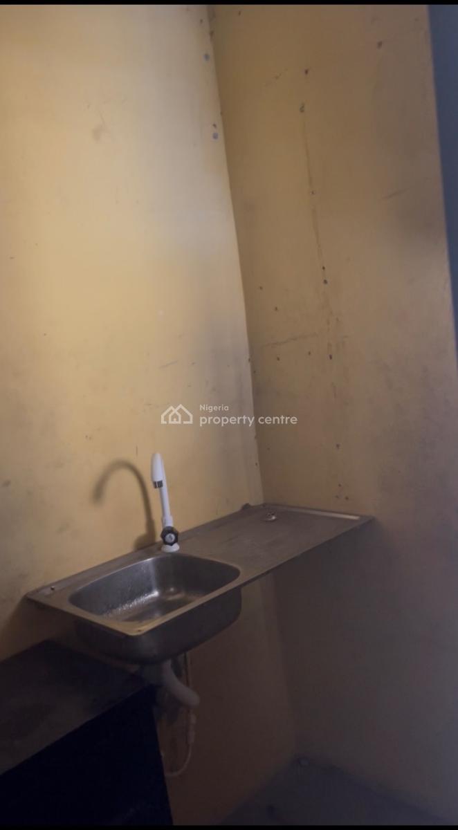 Decent Portable 2 Bedroom Upstairs, Abiodun Odeseye Street, Harmony Estate Gbagada, Ifako, Gbagada, Lagos, Flat / Apartment for Rent