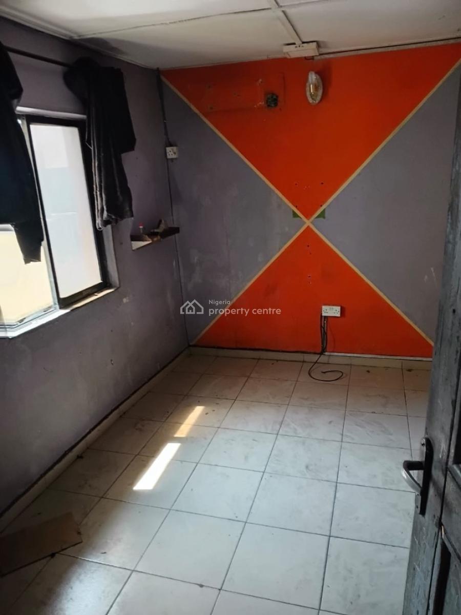 Decent Portable 2 Bedroom Upstairs, Abiodun Odeseye Street, Harmony Estate Gbagada, Ifako, Gbagada, Lagos, Flat / Apartment for Rent