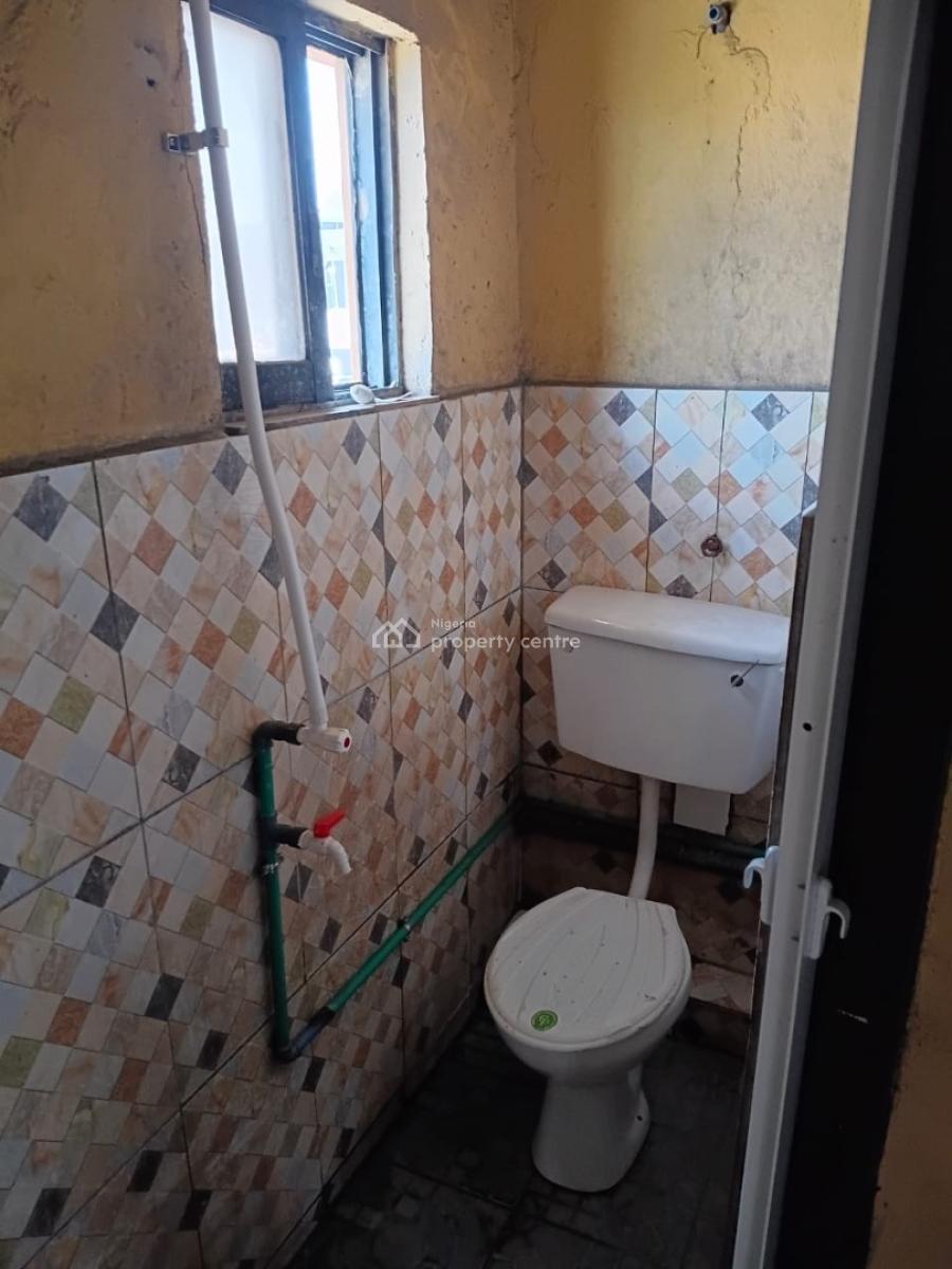 Decent Portable 2 Bedroom Upstairs, Abiodun Odeseye Street, Harmony Estate Gbagada, Ifako, Gbagada, Lagos, Flat / Apartment for Rent