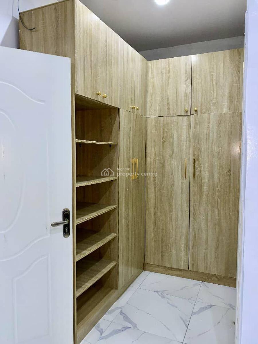 a Well Furnished Luxurious 4 Bedroom Duplex, De Castle Max Estate, Lekki, Lagos, Semi-detached Duplex for Rent