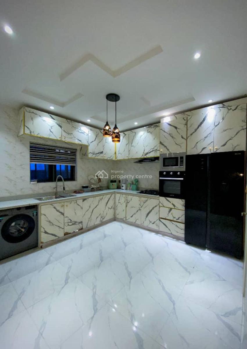 a Well Furnished Luxurious 4 Bedroom Duplex, De Castle Max Estate, Lekki, Lagos, Semi-detached Duplex for Rent