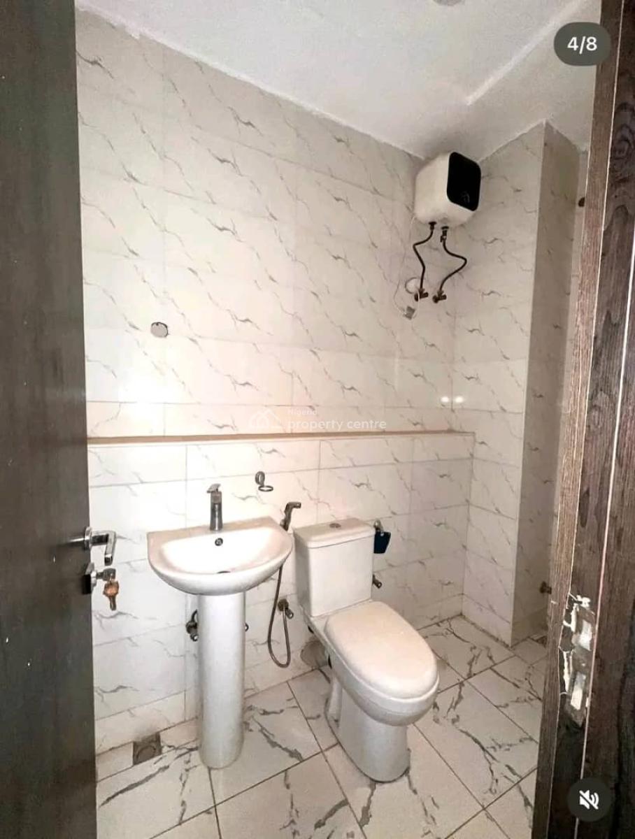Standard 3 Bedroom Flat on The Ground Floor, Katampe (main), Katampe, Abuja, Flat / Apartment for Rent