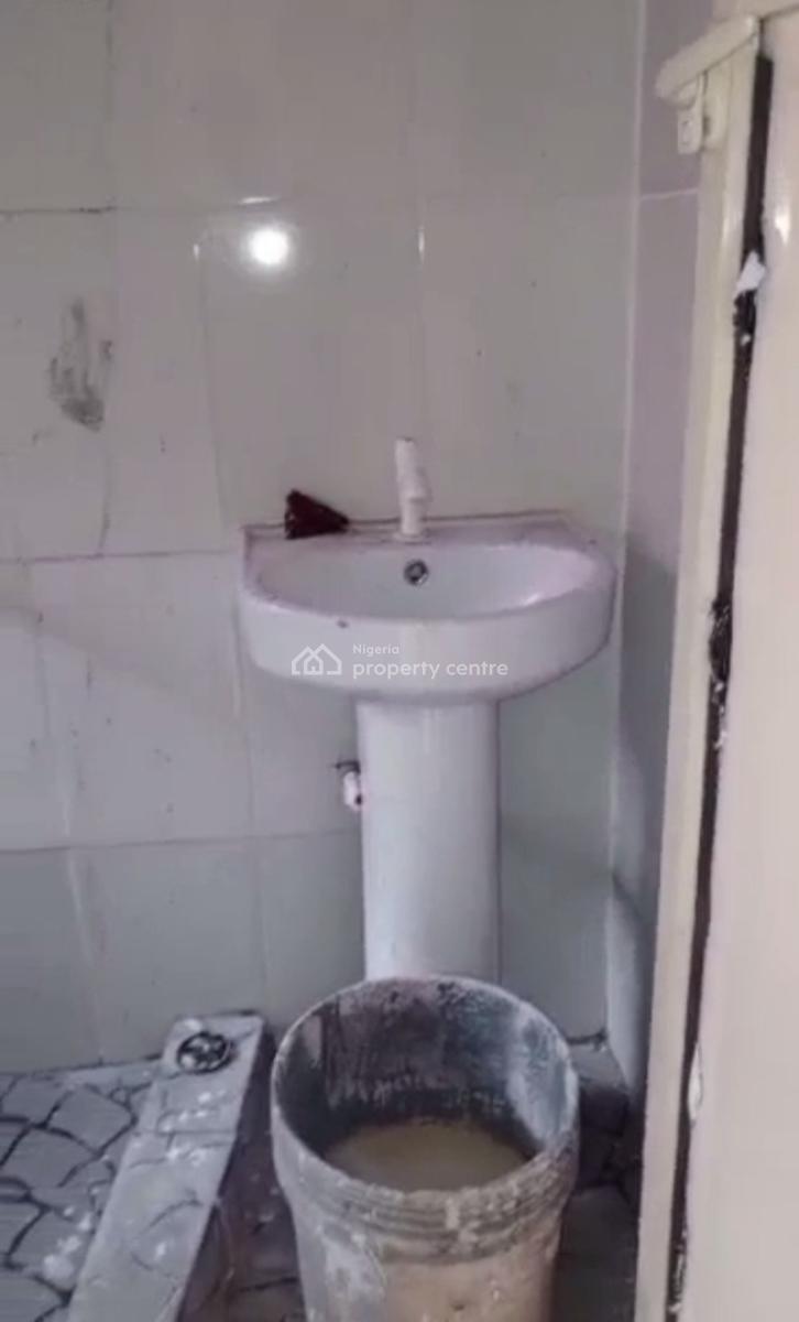 Lovely Newly Renovated 3 Bedroom Apartment, Adekunle, Ebute Metta East, Yaba, Lagos, Flat / Apartment for Rent