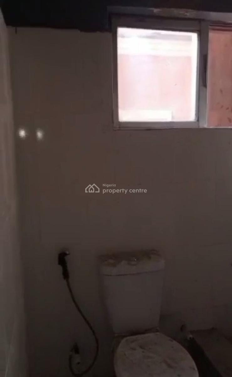 Lovely Newly Renovated 3 Bedroom Apartment, Adekunle, Ebute Metta East, Yaba, Lagos, Flat / Apartment for Rent