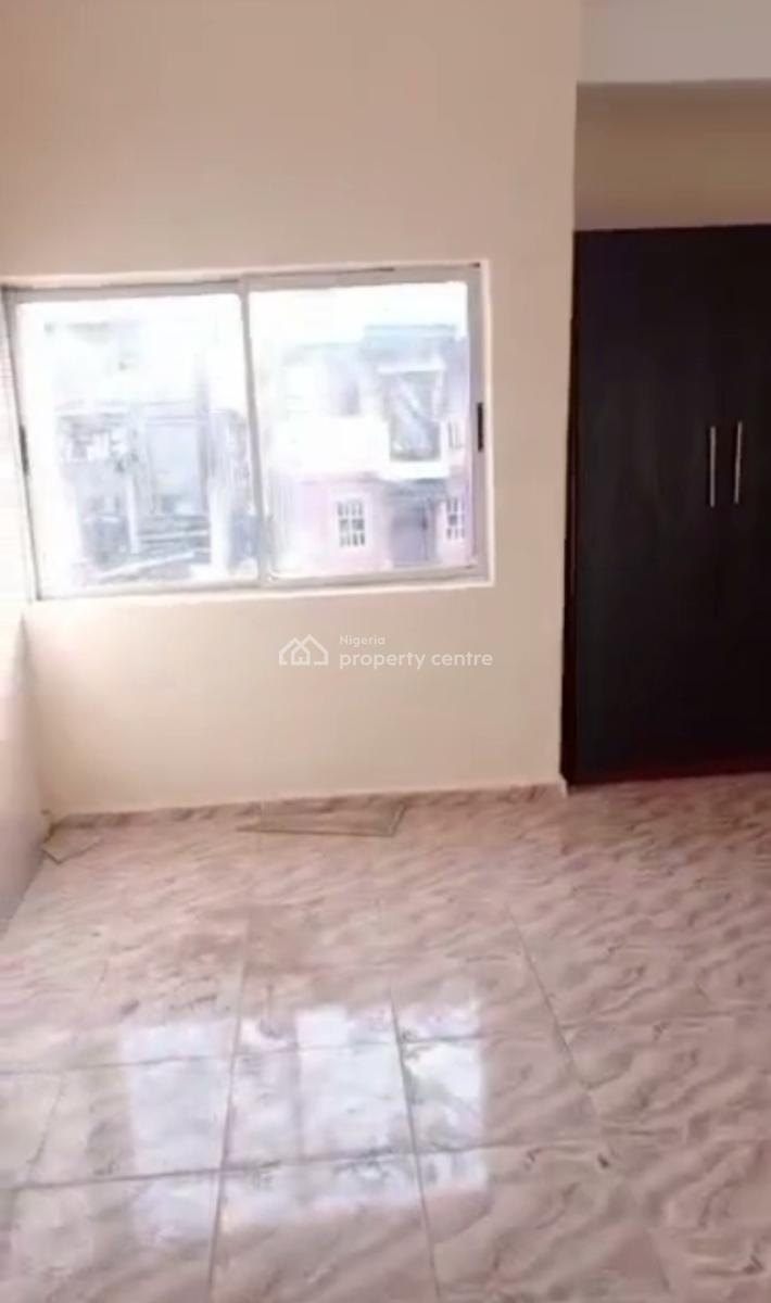 Lovely Newly Renovated 3 Bedroom Apartment, Adekunle, Ebute Metta East, Yaba, Lagos, Flat / Apartment for Rent