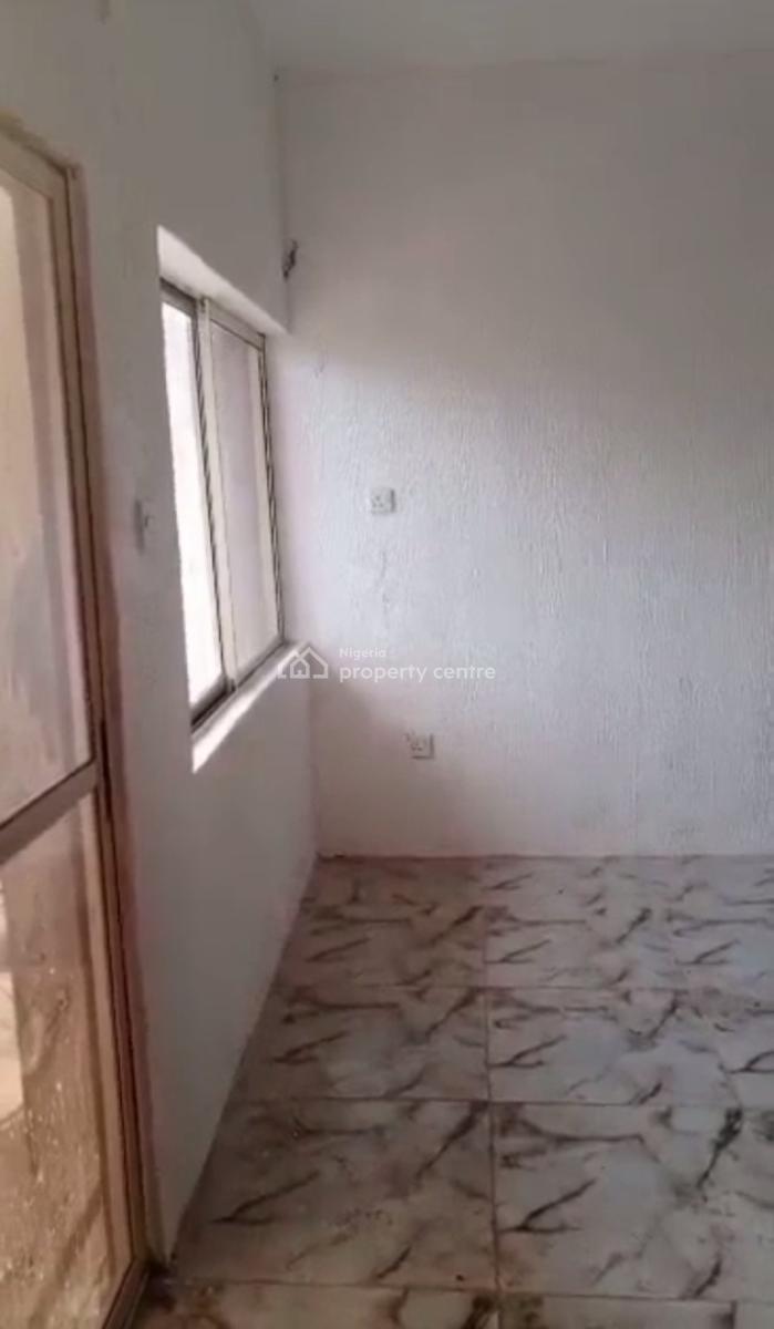 Lovely Newly Renovated 3 Bedroom Apartment, Adekunle, Ebute Metta East, Yaba, Lagos, Flat / Apartment for Rent