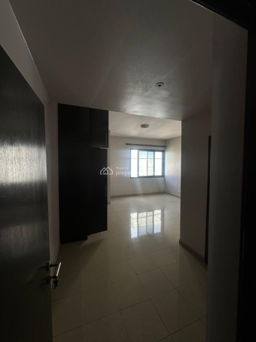 Serviced Four Bedroom Penthouse with One Room Bq, Ocean Parade, Banana Island, Ikoyi, Lagos, Flat / Apartment for Rent