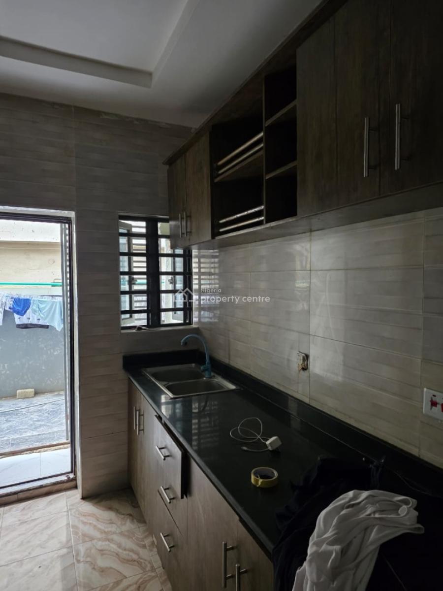 Spacious and Luxury 2 Bedroom Flat with Fitted Kitchen, Badore Road, Badore, Ajah, Lagos, Flat / Apartment for Rent