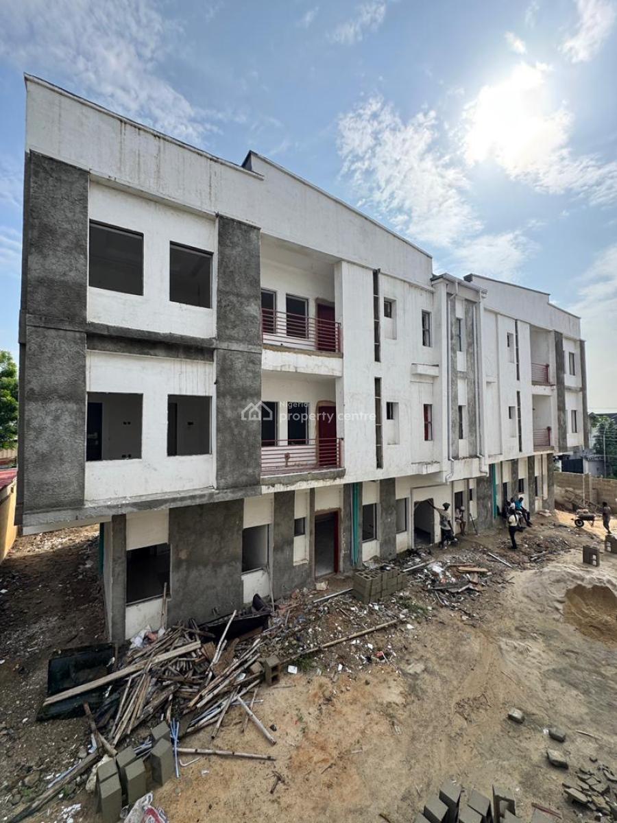 Lovely 3 Bedroom Apartment with Bq in a Gated Community, Anthony, Maryland, Lagos, Block of Flats for Sale