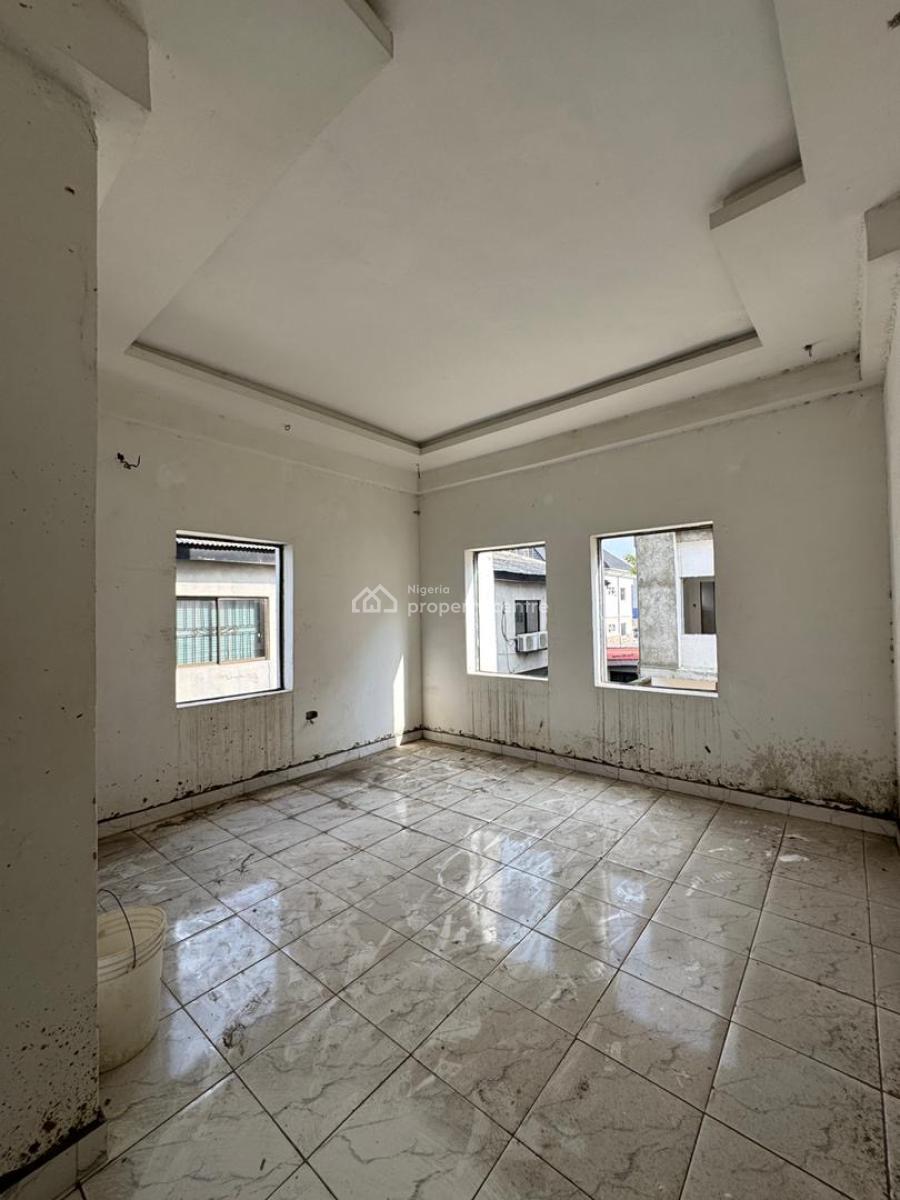 Lovely 3 Bedroom Apartment with Bq in a Gated Community, Anthony, Maryland, Lagos, Block of Flats for Sale