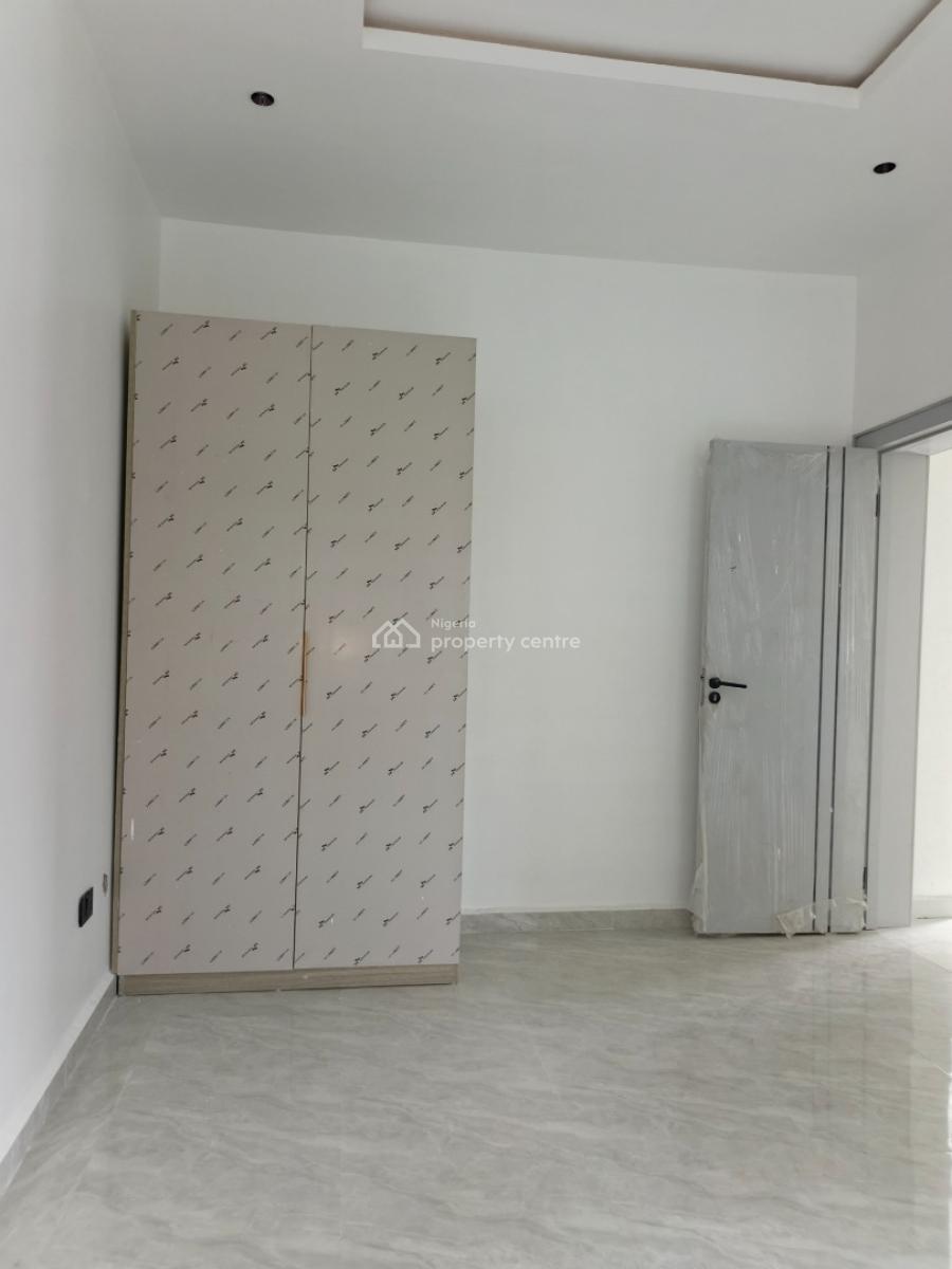2 Bedroom with Bq, Lekki Phase 1, Lekki, Lagos, Flat / Apartment for Sale