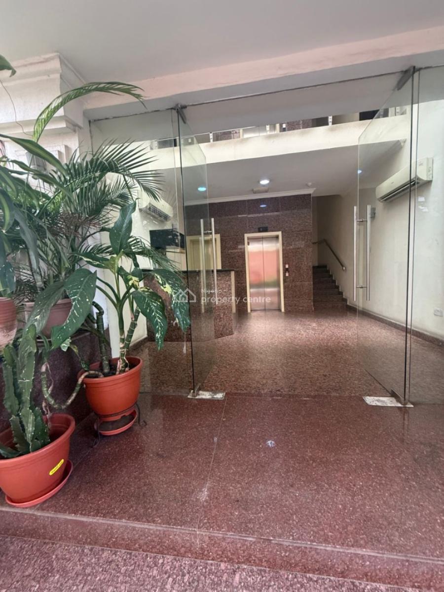 Spacious Ensuit 3 Bedroom Luxury Apartment, Upper Floor +ac/ Elevator/ Pool, Off Adeola Odekun, Victoria Island (vi), Lagos, Flat / Apartment for Rent